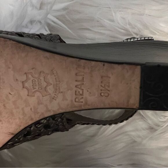 Brighton Gray Pewter Woven Wedge "REALM" Sandals Buckle Closure Women’s Sz 8.5 - Picture 10 of 10